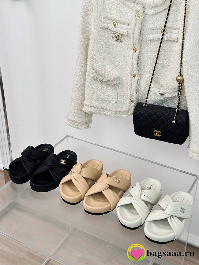 BAGSAAA CHANEL TWISTED LEATHER BUBBLE SLIDES - 1