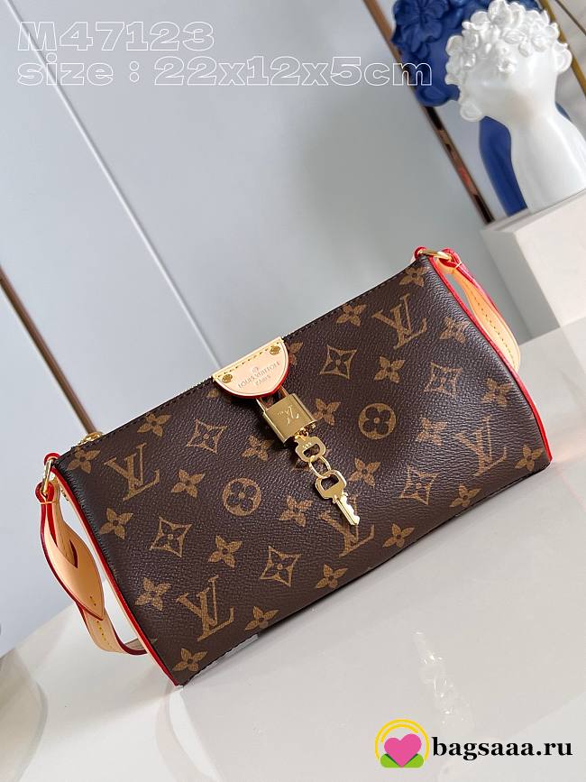 Bagsaaa Louis Vuitton Pochette Tirette Shoulder Bag - 22 x 12 x 5.5 cm - 1