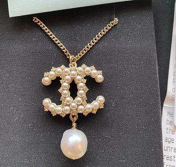 Bagsaaa Chanel CC Pearl Necklace 