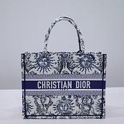 Bagsaaa Medium Dior Book Tote White and Navy Blue Toile de Jouy Soleil Embroidery - 36 x 27.5 x 16.5 cm - 1