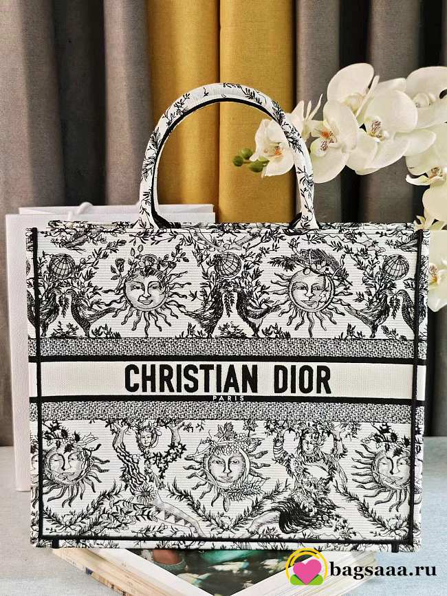 Bagsaaa Large Dior Book Tote White and Black Toile de Jouy Soleil Embroidery - 42 x 35 x 18.5 cm - 1