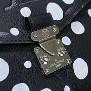 Bagsaaa Louis Vuitton M46409 LV x YK Pochette Métis Black and White - 25 x 19 x 7 cm - 2
