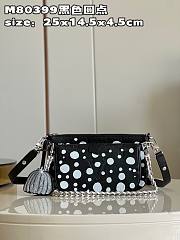 Bagsaaa Louis Vuitton M46410 LV x YK Multi Pochette Accessoires​ Black and White - 25 x 14.5 x 4.5 cm - 1