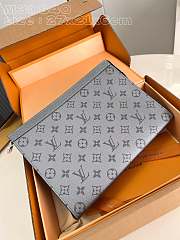 Bagsaaa Louis Vuitton M30840 Pochette Voyage MM Gunmetal Gray - 27 x 21 x 6 cm - 1