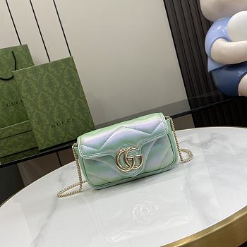 Bagsaaa Gucci GG Marmont Super Mini Bag 476433 Green Iridescent - 16.5x10x4.5cm