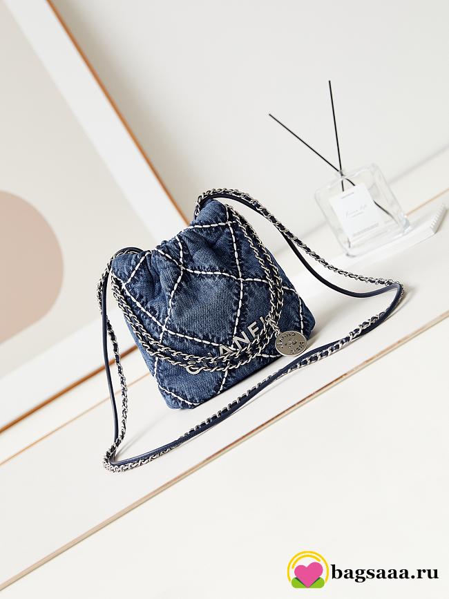 Bagsaaa Chanel 22 Mini Handbag Blue Denim AS3980 - 20 × 19 × 6 cm - 1