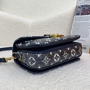 Bagsaaa Louis Vuitton M22834 Pochette Métis East West - 21.5 x 13.5 x 6 cm - 2