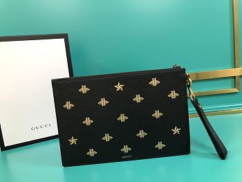 Bagsaaa Gucci Bee Star Leather Pouch Black 495066 Size 30.5*21*1.5 cm