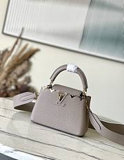 Bagsaaa Louis Vuitton M24567 Capucines Mini Bag Galet Grey - 21 x 14 x 8 cm - 1