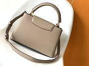 Bagsaaa Louis Vuitton M42253 Capucines MM Galet Grey - 31.5 x 20 x 11 cm - 2