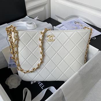 Bagsaaa Chanel Large Hobo Bag White AS4450 - 24 × 36 × 6 cm