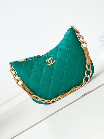 Bagsaaa Chanel Hobo Handbag Green Lambskin AS4220 - 19 × 24 × 5 cm
