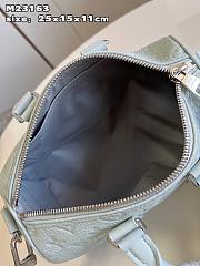 Bagsaaa Louis Vuitton M23163 Keepall Bandoulière 25 Mineral Gray - 25 x 15 x 11 cm - 4