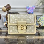 Bagsaaa Louis Vuitton M22826 Mini Dauphine Bag Beige - 20 x 15 x 9 cm - 1