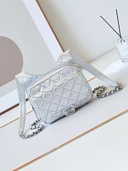 Bagsaaa Chanel Backpack Metallic Lambskin & Silver Metal Silver AS4621 - 19 × 20 × 5.5 cm - 1