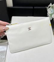 Bagsaaa Chanel 22 Small Handbag White & Rainbow Logo AS3260 - 35 × 37 × 7 cm - 4