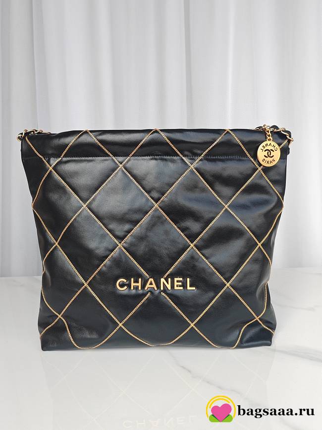 Bagsaaa Chanel 22 Handbag AS3261 Shiny Calfskin & Gold-Tone Metal Black Hobo - 39 × 42 × 8 cm - 1