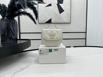 Bagsaaa Chanel Clutch With Chain AP3378 White - 11.5 × 12.5 × 3.5 cm