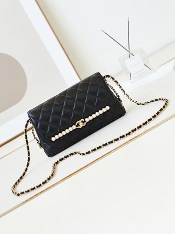 Bagsaaa Chanel Flap Bag AS4452 Black Lambskin Imitation Pearls - 17 × 25 × 5 cm