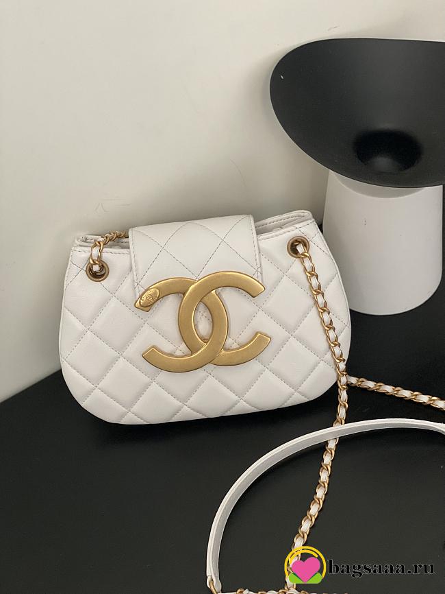 Bagsaaa Chanel Small Messenger Bag AS4609 White - 14 × 21 × 5 cm - 1