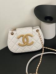 Bagsaaa Chanel Small Messenger Bag AS4609 White - 14 × 21 × 5 cm - 1