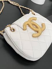 Bagsaaa Chanel Small Messenger Bag AS4609 White - 14 × 21 × 5 cm - 2