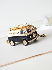 Bagsaaa Chanel Mini Van Minaudiere Black/White/Gold AS4590 - 9.4 × 16 × 8.7 cm - 2