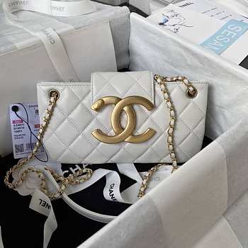 Bagsaaa Chanel Baguette Bag AS4611 White - 11.5 × 24 × 4.5 cm