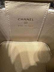  Bagsaaa Chanel Clutch With Chain AP1447 White Lambskin - 8.5-11-7cm - 5