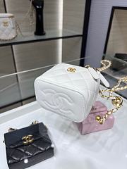  Bagsaaa Chanel Clutch With Chain AP1447 White Lambskin - 8.5-11-7cm - 4