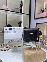  Bagsaaa Chanel Clutch With Chain AP1447 Black Lambskin - 8.5-11-7cm - 1