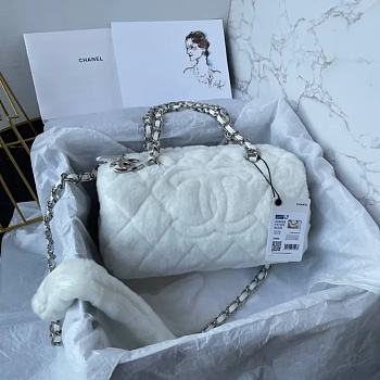 Bagsaaa Chanel Small Bowling Bag Shearling Lambskin White AS4280 - 10.5 × 25 × 13 cm