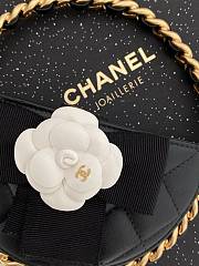 Bagsaaa Chanel Pouch Calfskin & Gold-Tone Metal Black AP3584 - 16 × 16 × 3.5 cm - 3