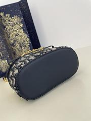 Bagsaaa Dior 30 Montaigne Mini Vanity Case Blue Dior Oblique Jacquard - 16.5 x 8 x 9.5 cm - 2