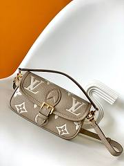 Bagsaaa Louis Vuitton M83300 Nano Diane Bag Beige/Cream - 19 x 10.5 x 6 cm - 1