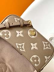 Bagsaaa Louis Vuitton M83300 Nano Diane Bag Beige/Cream - 19 x 10.5 x 6 cm - 3