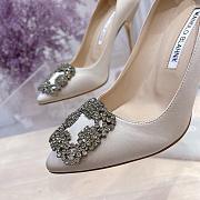 Bagsaaa Manolo Blahnik Hangisi Beige Heels - 2