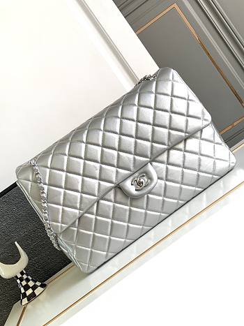 Bagsaaa Chanel XXL Silver Lambskin Flap Bag - 40x26x12cm