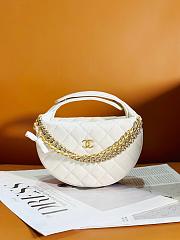 Bagsaaa Chanel Pouch Grained Calfskin White AP3943 - 17 × 18 × 7 cm - 1