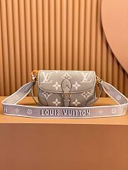 Bagsaaa Louis Vuitton M46583 Diane Satchel Bag Beige/Cream - 24 x 15 x 9 cm - 1