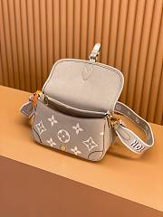 Bagsaaa Louis Vuitton M46583 Diane Satchel Bag Beige/Cream - 24 x 15 x 9 cm - 4