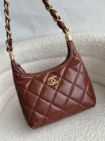 Bagsaaa Chanel Small Hobo Bag AS4922 Brown - 22.5 × 19.5 × 8.5 cm