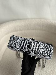 Bagsaaa Chanel Clutch Sequins Black & White AS4561 - 14 × 21 × 8 cm - 2