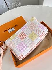 Bagsaaa Louis Vuitton N40642 Pochette Accessoires Peach Pink - 23.5 x 13.5 x 4 cm - 1