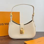 Bagsaaa Louis Vuitton M24990 Low Key Shoulder Bag Cream - 26 x 18 x 7 cm - 1