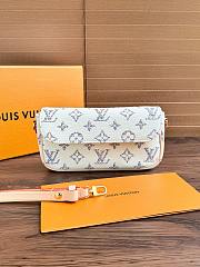 Bagsaaa Louis Vuttion M83499 Wallet on Chain Ivy Multicolor White - 23.5 x 12 x 4.3 cm - 1