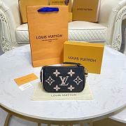 Bagsaaa Louis Vuitton M80732 Mini Pochette Accessoires Bicolour - 15.5 x 10.5 x 4 cm - 1