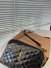 Bagsaaa YSL Gaby Zipped Pouch In Quilted Patent 733667 Black - 18 X 13 X 3,5 CM - 2