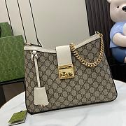 Bagsaaa Gucci Padlock GG Medium Shoulder Bag 795113 White - 32.5 x 24 x 5.5 cm - 1