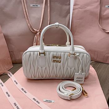 Bagsaaa Miumiu Arcadie Matelassé Nappa Leather Bag White - 12*27*9 cm